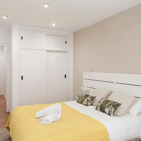 Florit Flats In The Quart Towers Apartment *