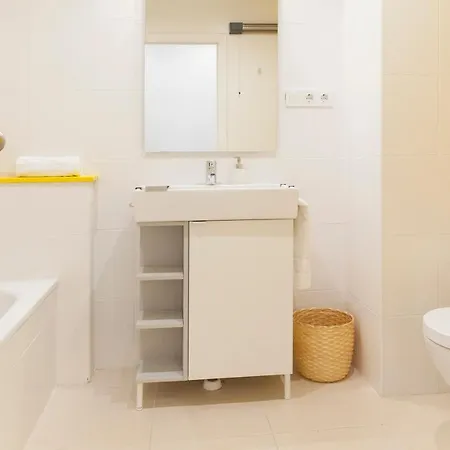 Florit Flats In The Quart Towers Apartment